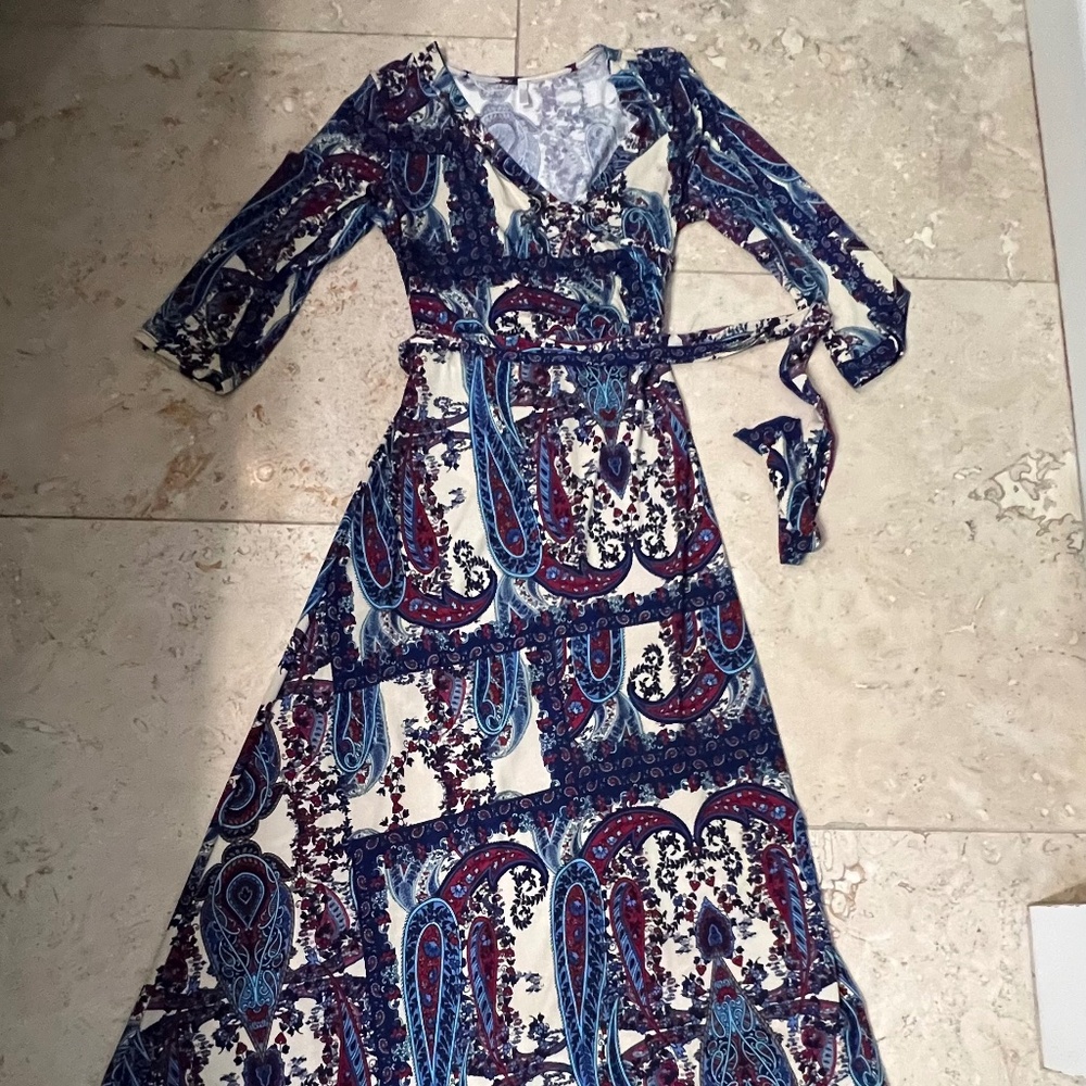 PINKBLUSH wrap maternity/nursing dress, maxi, blue paisley sz L